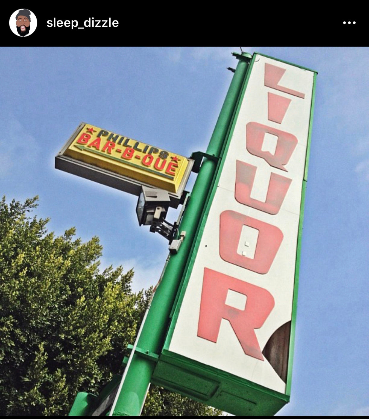Huberts Liquor Store
